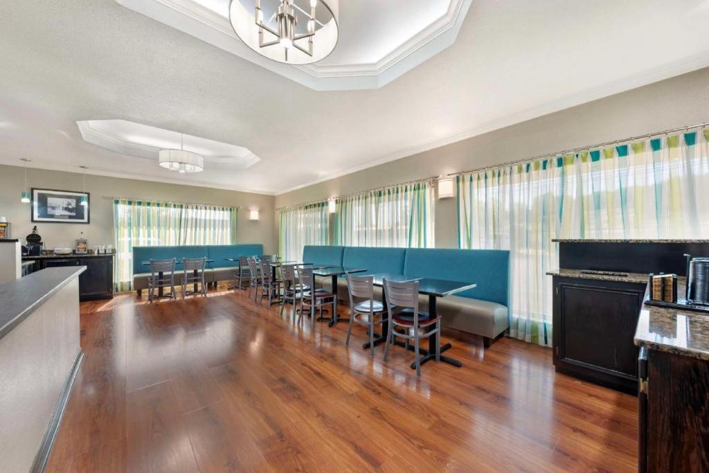 Best Western Post Oak Inn Burnet Ngoại thất bức ảnh